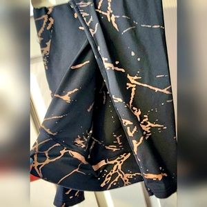 Black & Gold Leggings L